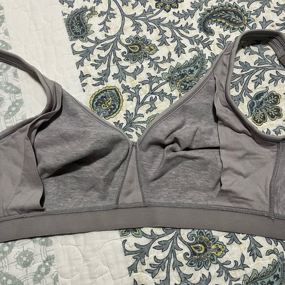 Sports bra - Picture 2 of 3